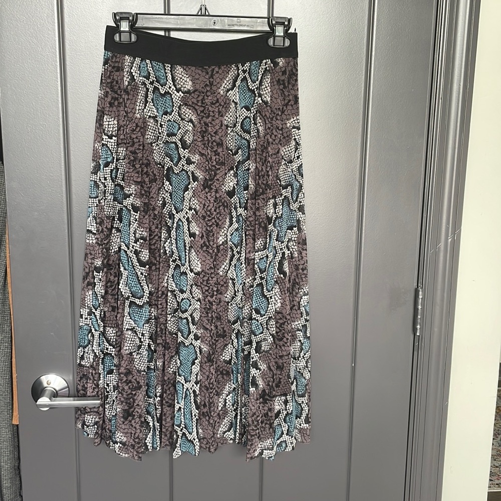 Midi skirt with snake print